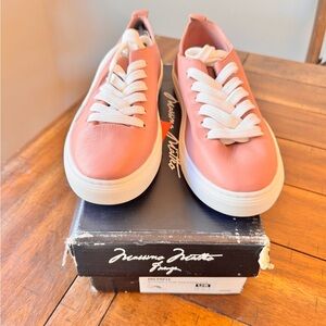 NWB Women's Mauve Leather Sneakers